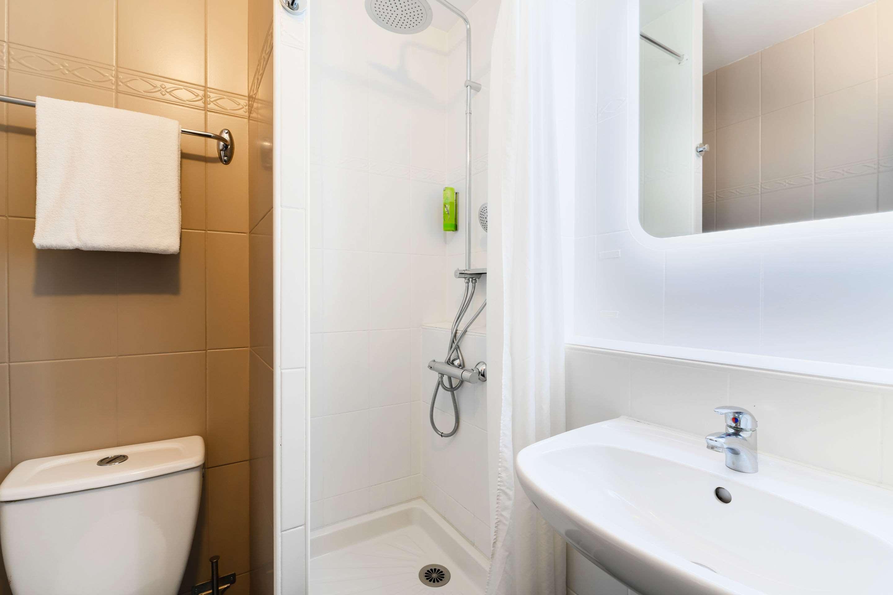 Hotel Kyriad Gare - Grand Palais Lila
